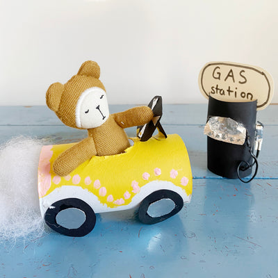 Bob the Bear's quirky old car